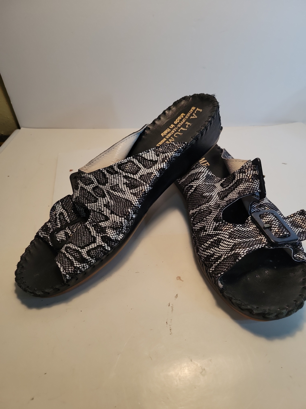La Plume Black Sandals Sz 7 Leopard Print Double Buckle
